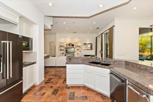 Single Family Residence, 215 Loch Lomond rd, Rancho Mirage, CA 92270 - 12