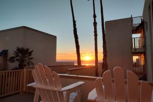 Condominium, 711 Pacific Coast Highway, Huntington Beach, CA  Huntington Beach, CA 92648