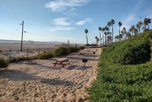 Condominium, 711 Pacific Coast hwy, Huntington Beach, CA 92648 - 9