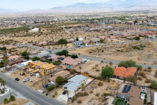 Single Family Residence, 13325 Cuando way, Desert Hot Springs, CA 92240 - 11