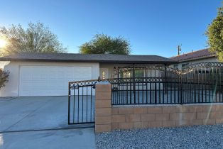 Single Family Residence, 13695 Nahum dr, Desert Hot Springs, CA 92240 - 4