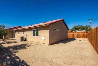 Single Family Residence, 16130 Avenida Mirola, Desert Hot Springs, CA 92240 - 36