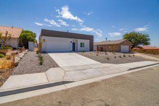 Single Family Residence, 66191 Mission Lakes blvd, Desert Hot Springs, CA 92240 - 4