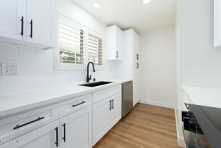 Condominium, 8400 De Longpre ave, West Hollywood , CA 90069 - 3