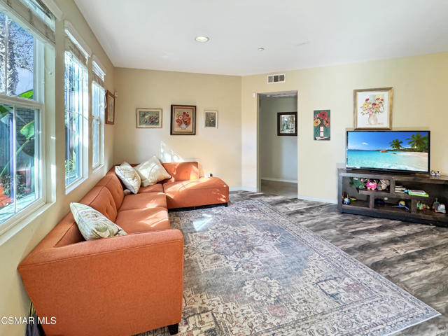 Condominium, 209 Riverdale ct, Camarillo, CA 93012 - 1
