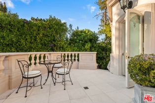 Single Family Residence, 1091 Laurel way, Beverly Hills, CA 90210 - 28