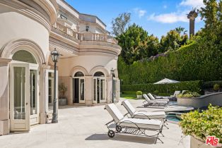 Single Family Residence, 1091 Laurel way, Beverly Hills, CA 90210 - 4