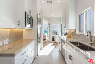 Single Family Residence, 21470 Rambla Vista, Malibu, CA 90265 - 4