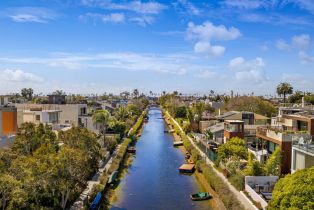 Single Family Residence, 415 Sherman Canal, Venice, CA 90291 - 3