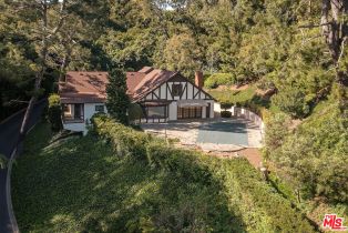 Single Family Residence, 1116 Calle Vista dr, Beverly Hills, CA 90210 - 2