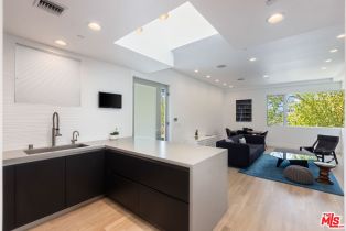 Single Family Residence, 300 Venice blvd, Venice, CA 90291 - 12