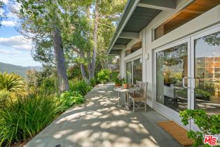 Single Family Residence, 16798 Charmel ln, Pacific Palisades, CA 90272 - 19