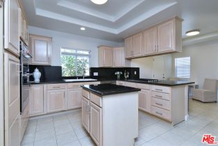 Single Family Residence, 15229 Camarillo st, Sherman Oaks, CA 91403 - 17