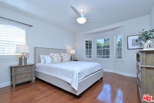 Single Family Residence, 15229 Camarillo st, Sherman Oaks, CA 91403 - 22