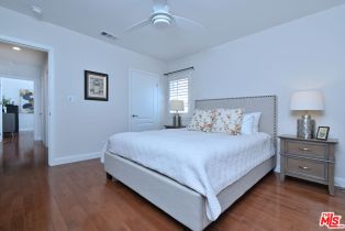 Single Family Residence, 15229 Camarillo st, Sherman Oaks, CA 91403 - 23