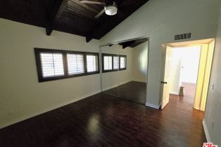 Condominium, 18350 Hatteras st, Tarzana, CA 91356 - 18