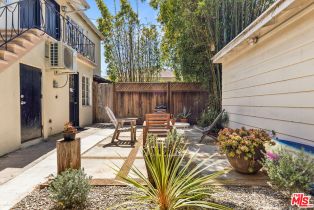 Residential Income, 2004 Oak st, Santa Monica, CA 90405 - 8