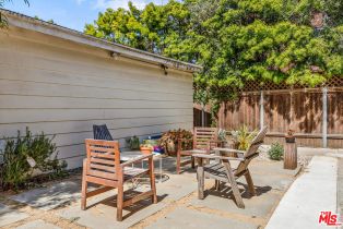 Residential Income, 2004 Oak st, Santa Monica, CA 90405 - 7