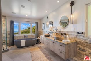 Single Family Residence, 31558 Victoria Point rd, Malibu, CA 90265 - 27