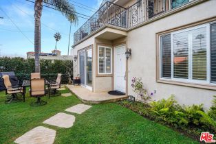 Residential Income, 3000 Grand Canal, Venice, CA 90291 - 5