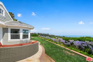 Single Family Residence, 18044 Sandy Cape dr, Pacific Palisades, CA 90272 - 37