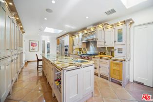 Single Family Residence, 16830 Livorno dr, Pacific Palisades, CA 90272 - 16