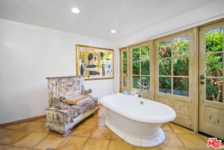 Single Family Residence, 16830 Livorno dr, Pacific Palisades, CA 90272 - 38