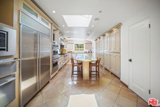 Single Family Residence, 16830 Livorno dr, Pacific Palisades, CA 90272 - 19