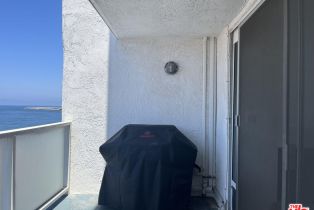 Condominium, 615 Esplanade, Redondo Beach, CA 90277 - 7