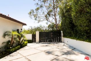 Single Family Residence, 1280 Angelo dr, Beverly Hills, CA 90210 - 9