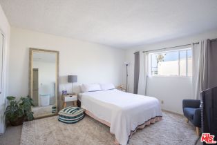 Residential Income, 1423 Euclid st, Santa Monica, CA 90404 - 8