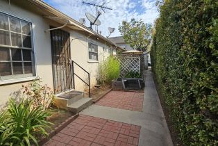 Residential Income, 2002 Montana ave, Santa Monica, CA 90403 - 6