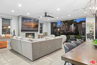 Single Family Residence, 121 Emerald ave, Newport Beach, CA 92662 - 3