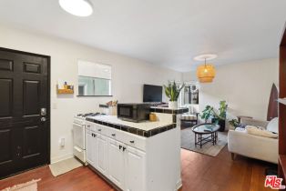 Condominium, 33 South Venice, Venice, CA 90291 - 5