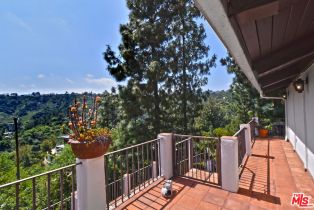 Single Family Residence, 2901 Benedict Canyon Drive, Beverly Hills, CA 90210 - 13