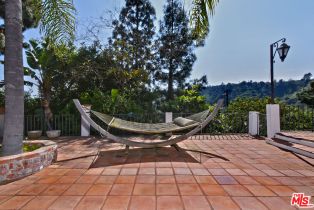 Single Family Residence, 2901 Benedict Canyon Drive, Beverly Hills, CA 90210 - 24