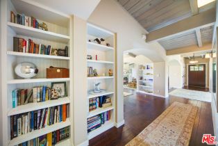 Single Family Residence, 671 Enchanted way, Pacific Palisades, CA 90272 - 3