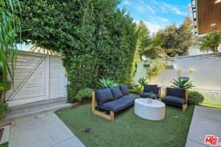 Single Family Residence, 722 Marine st, Santa Monica, CA 90405 - 4