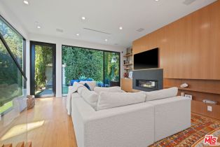 Single Family Residence, 722 Marine st, Santa Monica, CA 90405 - 5