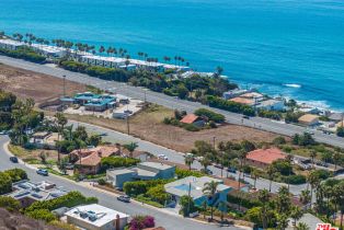 Single Family Residence, 11422 Tongareva st, Malibu, CA 90265 - 2