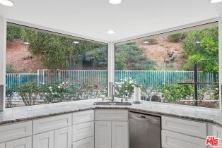 Single Family Residence, 17175 Avenida De Santa Ynez, Pacific Palisades, CA 90272 - 10