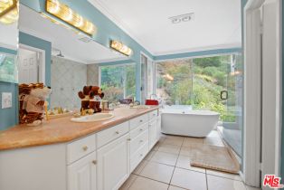 Single Family Residence, 17175 Avenida De Santa Ynez, Pacific Palisades, CA 90272 - 35