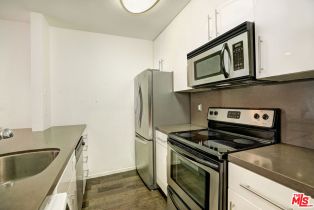 Condominium, 141 Clark dr, West Hollywood , CA 90048 - 4