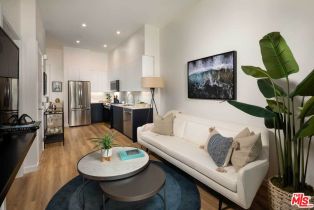 Residential Lease, 3223   Wilshire Blvd, Santa Monica, CA  Santa Monica, CA 90403