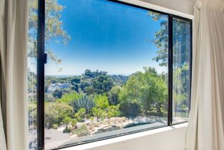 Single Family Residence, 13302 Mulholland dr, Beverly Hills, CA 90210 - 13