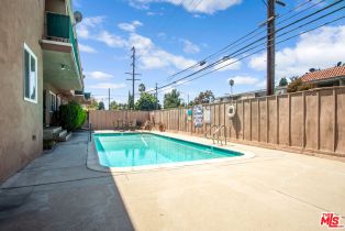 Residential Income, 14254 Burbank blvd, Sherman Oaks, CA 91401 - 4