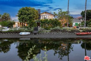 Single Family Residence, 214 Howland Canal, Venice, CA 90291 - 32