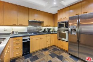 Condominium, 12841 Bloomfield st, Studio City, CA 91604 - 11