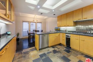 Condominium, 12841 Bloomfield st, Studio City, CA 91604 - 13