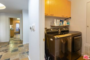 Condominium, 12841 Bloomfield st, Studio City, CA 91604 - 23